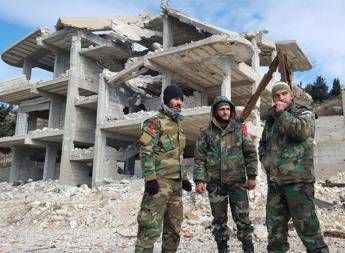 Siria, uccisi 33 soldati turchi dalle forze Damasco Siria, uccisi 33 soldati turchi dalle forze Damasco