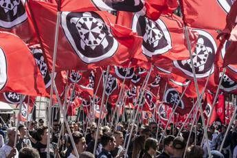 Monza, scontri al gazebo di CasaPound Monza, scontri al gazebo di CasaPound