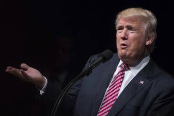 Ex moglie capo campagna elettorale Trump: Non voleva nostre figlie a scuola con ebrei Ex moglie capo campagna elettorale Trump: Non voleva nostre figlie a scuola con ebrei