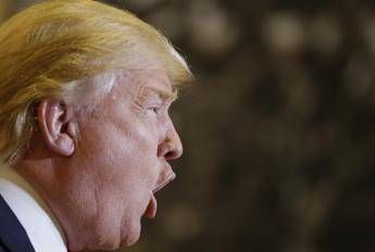 Usa, Trump: Per fermare l'estremismo islamico chiudiamo Internet Usa, Trump: Per fermare l'estremismo islamico chiudiamo Internet