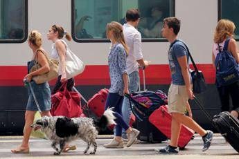 Vizi e virtù degli italiani, 10 milioni non rinunciano ai viaggi Vizi e virtù degli italiani, 10 milioni non rinunciano ai viaggi