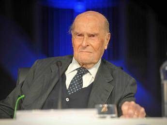 Alberto Veronesi: Papà non ha voluto essere curato alla fine /Video Alberto Veronesi: Papà non ha voluto essere curato alla fine /Video