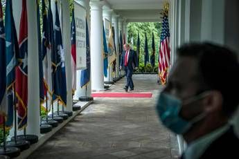 Mnuchin: Trump potrebbe invocare poteri di guerra per produrre il vaccino Mnuchin: Trump potrebbe invocare poteri di guerra per produrre il vaccino