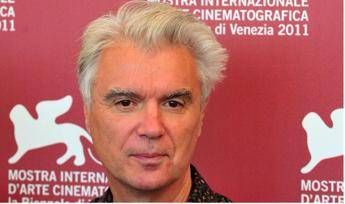 Talking Heads, David Byrne: Mi scuso per sketch razzista del 1984 Talking Heads, David Byrne: Mi scuso per sketch razzista del 1984